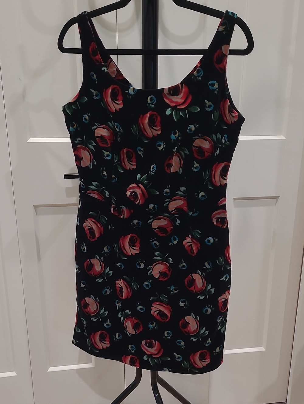 Esprit Vintage Black Velvet Mini Dress with Red Rose Print